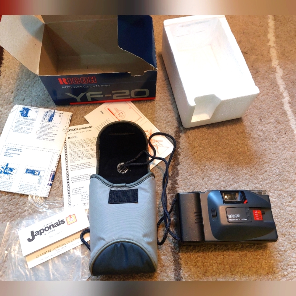 Ricoh YF-20 35mm Point & Shoot Compact Film Camera (working)